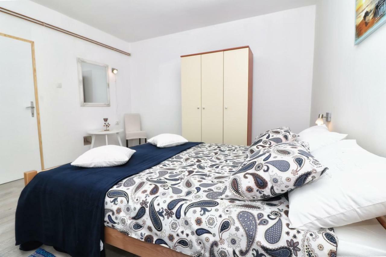 Apartment Edi พูลา ภายนอก รูปภาพ