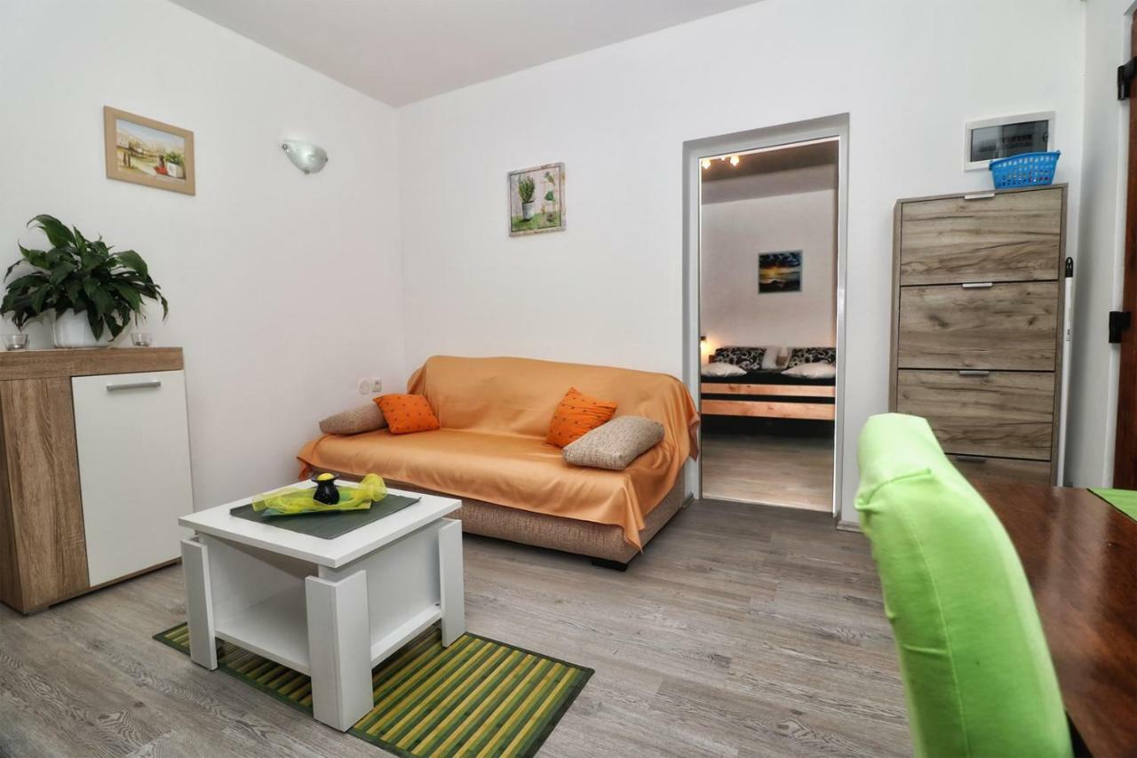 Apartment Edi พูลา ภายนอก รูปภาพ